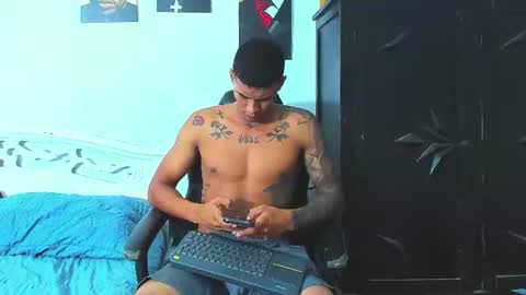oliver_smith_2 online show from July 28, 4:51 pm