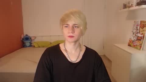 Snapshot of oliver_sweet_ chatting on October 2, 1:59 am Oliver online show from October 2, 1:59 am