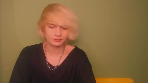 Snapshot of oliver_sweet_ chatting on December 30, 1:58 am Oliver online show from December 30, 1:58 am