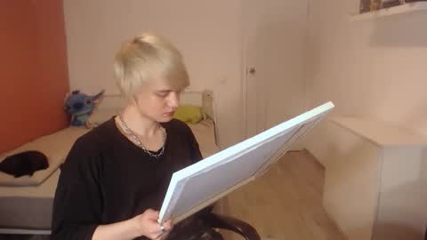 Snapshot of oliver_sweet_ chatting on October 16, 2:00 am Oliver online show from October 16, 2:00 am