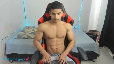 oliver thompsson online show from December 1, 6:39 pm