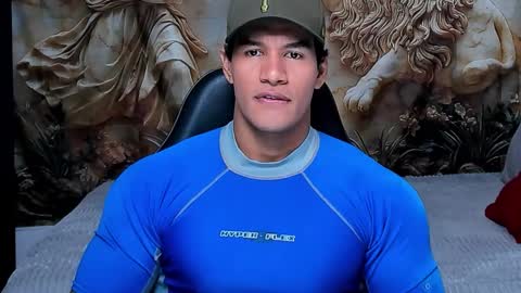 oliver_tommy online show from December 2, 12:03 pm