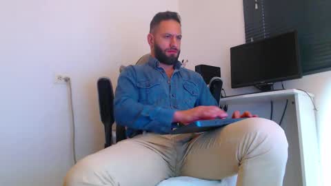 oliver online show from February 18, 2:39 pm