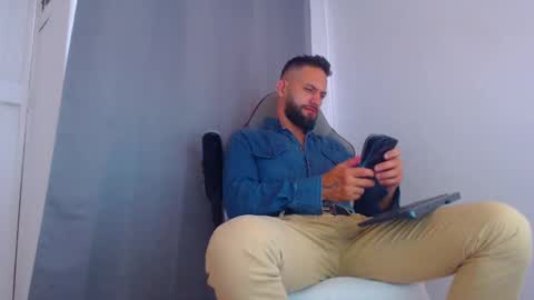 oliver online show from February 12, 8:29 pm