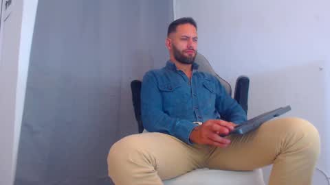 oliver online show from January 11, 11:35 pm