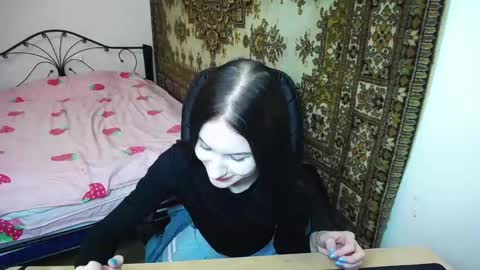 olivia_graceee online show from May 13, 8:46 am