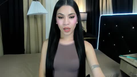 olivia_hotcummer online show from November 12, 5:10 am