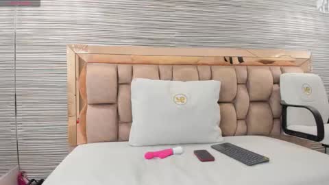 olivia online show from March 14, 4:05 am