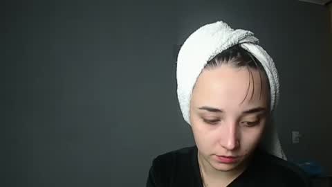 Snapshot of olivia_oliv chatting on October 4, 10:07 pm Olivia online show from October 4, 10:07 pm