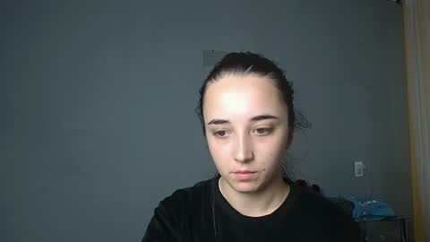 Snapshot of olivia_oliv chatting on October 14, 1:03 pm Olivia online show from October 14, 1:03 pm