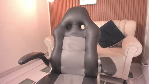 Snapshot of oliviaa_evans chatting on February 8, 6:22 pm Olivia Evangelista online show from February 8, 6:22 pm