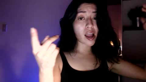 Snapshot of oliviaaa__ chatting on October 3, 10:51 pm oliviaaa__ online show from October 3, 10:51 pm