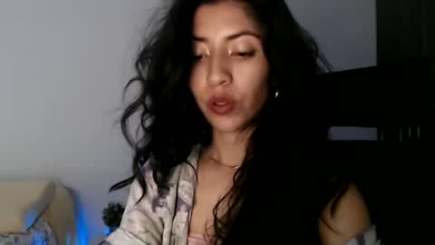 Snapshot of oliviaaa__ chatting on December 28, 6:40 pm oliviaaa__ online show from December 28, 6:40 pm