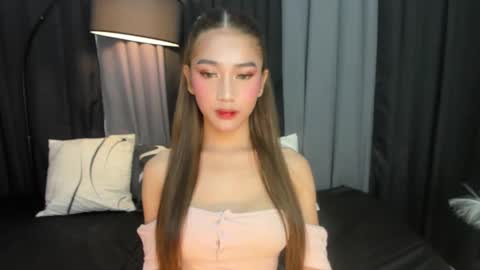 lia online show from January 21, 7:04 am