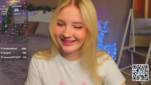Snapshot of oliviabr0wn chatting on January 23, 5:02 am Olivia online show from January 23, 5:02 am