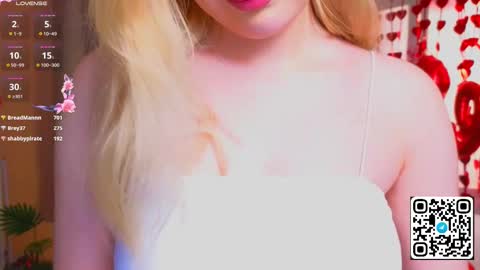 Snapshot of oliviabr0wn chatting on February 12, 5:05 am Olivia online show from February 12, 5:05 am