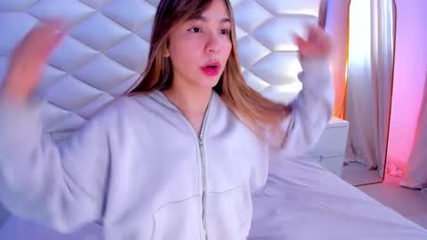 OLIV online show from March 1, 3:05 pm