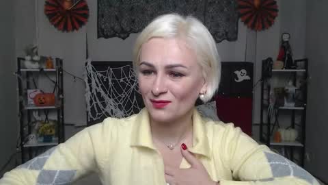 OliviaHorst online show from October 23, 5:31 am