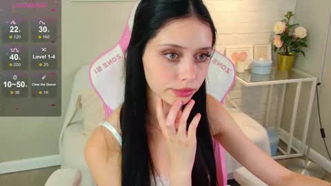 Snapshot of oliviakindes chatting on October 8, 5:52 pm Olivia online show from October 8, 5:52 pm