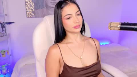 Olivia Mcneill  online show from November 29, 9:11 pm