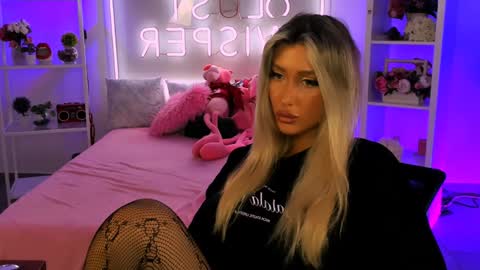 Olivia online show from February 2, 11:18 am