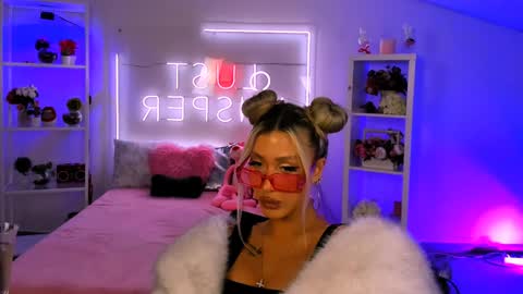 Olivia online show from January 27, 11:32 am