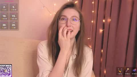 Kylie online show from April 8, 7:28 pm