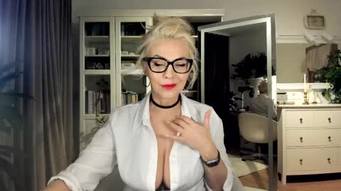 ollalla7 online show from April 19, 8:44 pm