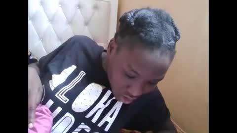 olwami4 online show from December 19, 10:11 am