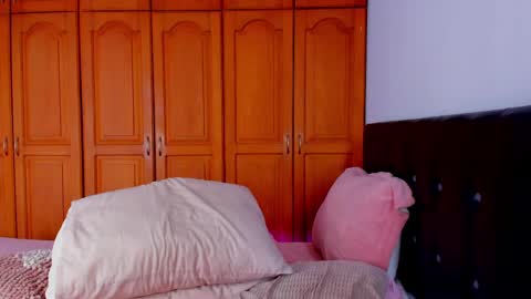 Snapshot of omstudio1994 chatting on February 24, 5:31 pm Martina Ricci online show from February 24, 5:31 pm