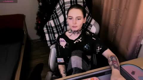 on_yxxx online show from March 7, 10:10 pm