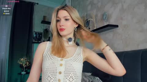 Ana online show from December 19, 7:26 am