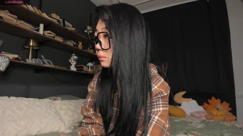 Snapshot of one_1ove chatting on March 12, 10:48 am Ana online show from March 12, 10:48 am