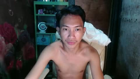 Snapshot of onebigloadxxx chatting on January 1, 8:35 am Wyn Will serve you and be your slave online show from January 1, 8:35 am