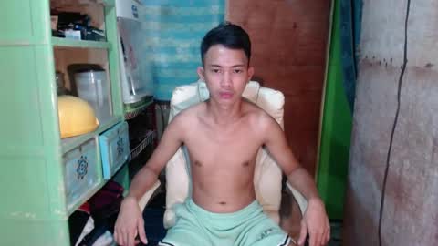 Snapshot of onebigloadxxx chatting on December 29, 6:45 am Wyn Will serve you and be your slave online show from December 29, 6:45 am