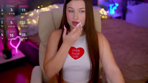 L A Y A online show from October 18, 10:58 pm