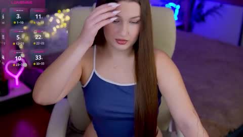 L A Y A online show from October 24, 8:31 pm