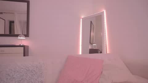 Snapshot of onelittlemermaid chatting on October 30, 10:10 pm Ariel online show from October 30, 10:10 pm