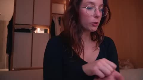 Snapshot of onelittlemermaid chatting on January 19, 7:15 pm Ariel online show from January 19, 7:15 pm