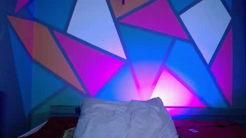 onessandra online show from February 4, 2:15 am