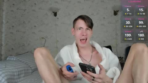 Erick  online show from March 13, 5:44 am