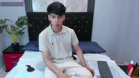 Snapshot of onlyjos_ chatting on September 14, 3:02 pm Josh - Schedule 1400 - 2200 online show from September 14, 3:02 pm