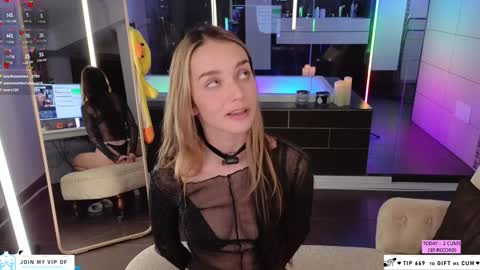 Snapshot of oooops__ chatting on January 19, 10:17 pm Eva online show from January 19, 10:17 pm