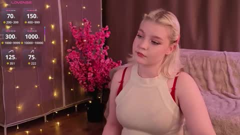 Annie online show from February 26, 4:21 pm