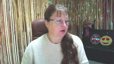 Snapshot of oovanessahotts chatting on October 6, 5:14 am Vanessa online show from October 6, 5:14 am
