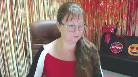 Snapshot of oovanessahotts chatting on October 8, 5:57 am Vanessa online show from October 8, 5:57 am