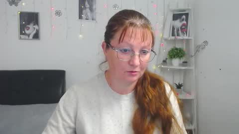 Snapshot of oovanessahotts chatting on October 3, 7:27 am Vanessa online show from October 3, 7:27 am