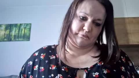 Ophelia online show from April 18, 1:57 pm