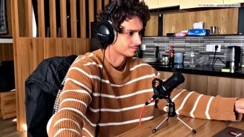 Fansly and Instagram -  online show from April 9, 9:15 am