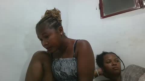 ornellahhh online show from November 19, 7:01 pm